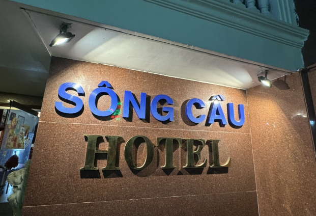 KHÁCH SẠN SÔNG CẦU